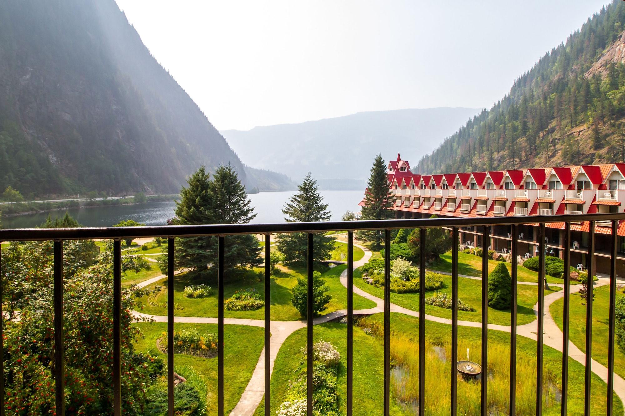 Three Valley Lake Chateau Revelstoke Exterior photo