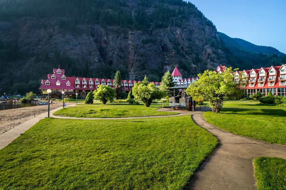 Three Valley Lake Chateau Revelstoke Exterior photo