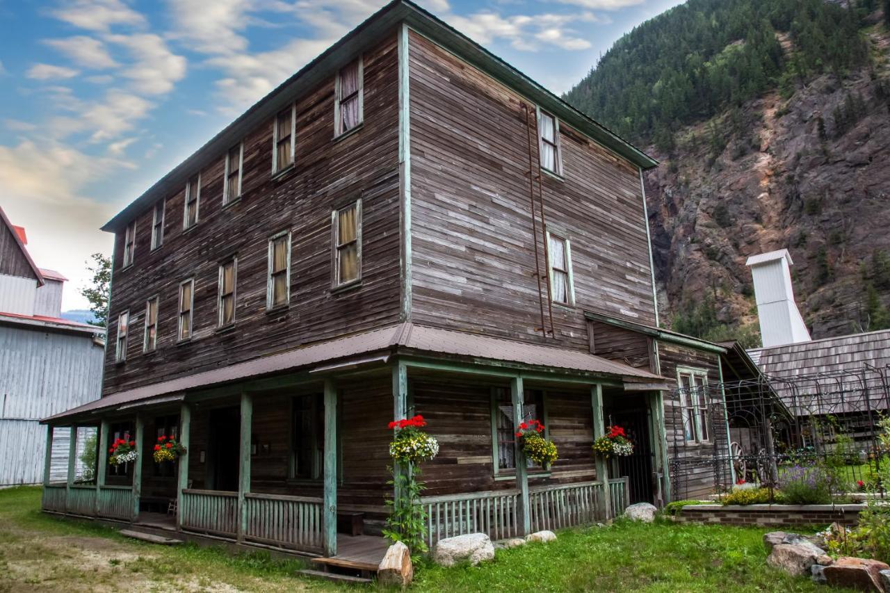 Three Valley Lake Chateau Revelstoke Exterior photo