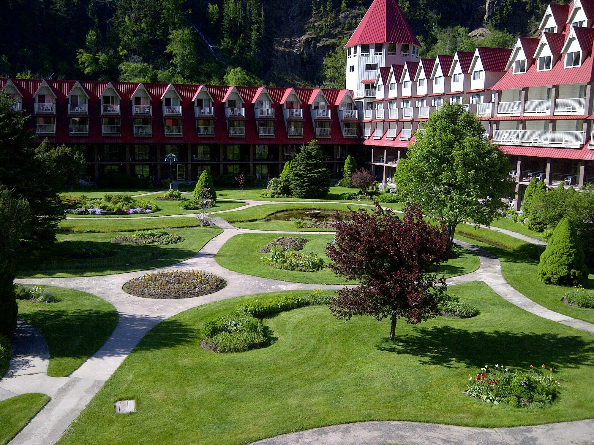 Three Valley Lake Chateau Revelstoke Exterior photo